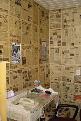 parede decorada jornal